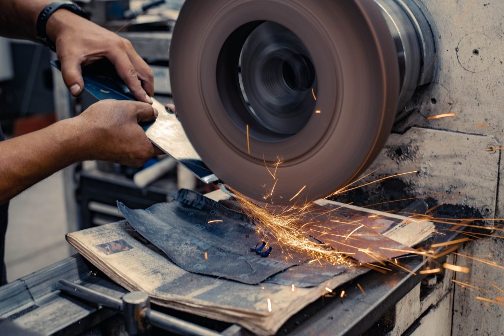 Rectificado en torno-min